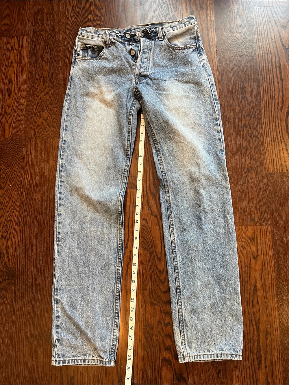 Classic Straight Jeans in Light Blue Wash